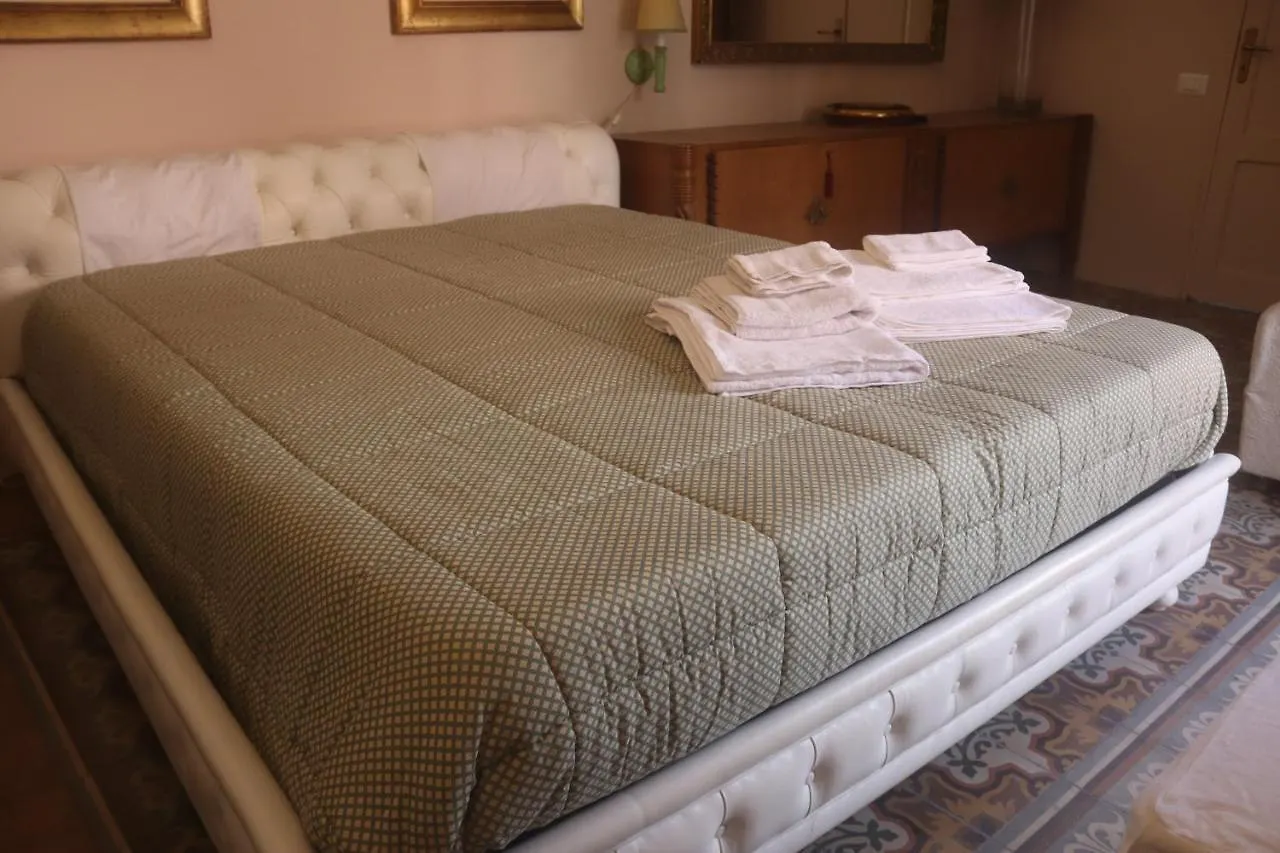 Hotel Marianna à Isnello 0*,  Italie